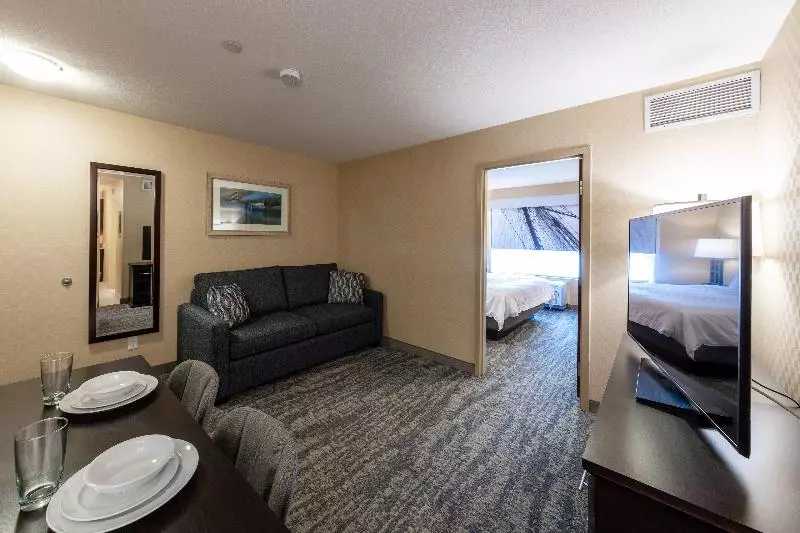 سوئیت اجرایی با تخت کینگ, Holiday Inn Express & Suites Riverport Richmond, An Ihg