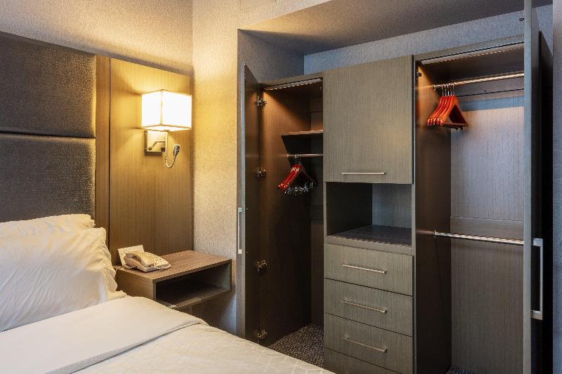 スイート, Holiday Inn Express & Suites Riverport Richmond, An Ihg