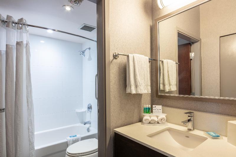 スイート, Holiday Inn Express & Suites Riverport Richmond, An Ihg