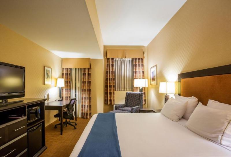 キングサイズベッドのスイートルーム, Holiday Inn Express & Suites Riverport Richmond, An Ihg