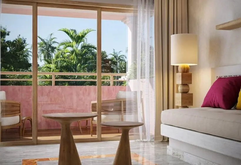 Juniorsviitti, Iberostar Waves Tucán