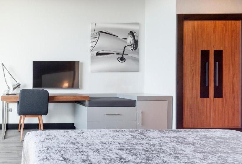 Quarto Triplo Estandar, Ilunion Atrium