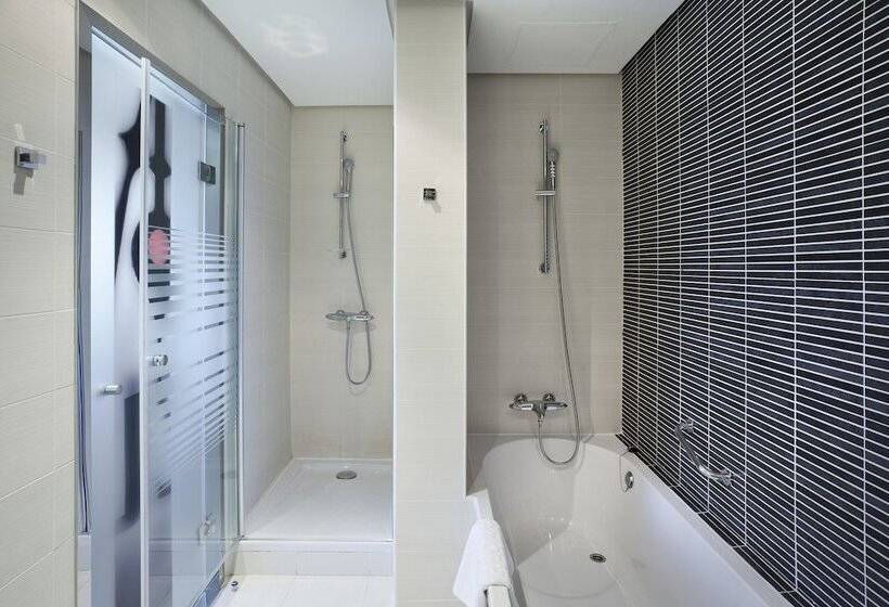 Quarto Familiar, Ilunion Atrium