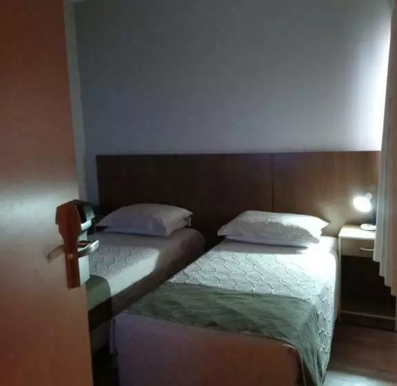 اتاق سوپریور, Monte Carlo
