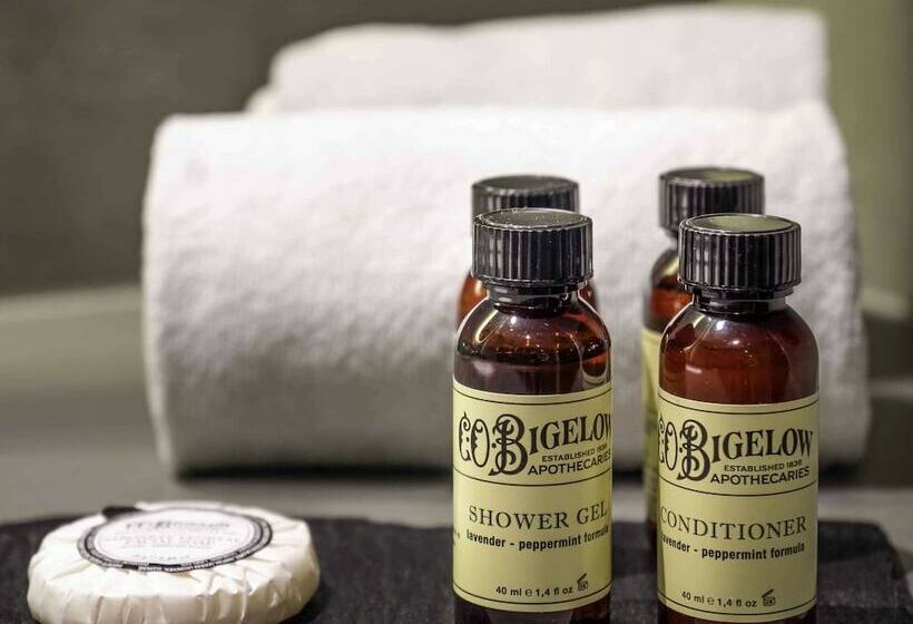 جناح جونيور, Pullman Santiago El Bosque