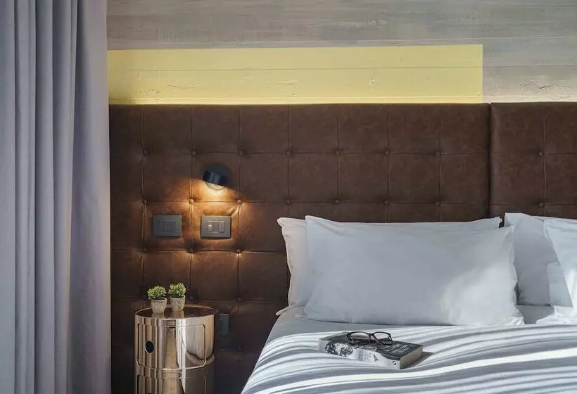 سوییت جونیور, Pullman Santiago El Bosque