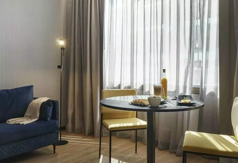 سوییت جونیور, Pullman Santiago El Bosque