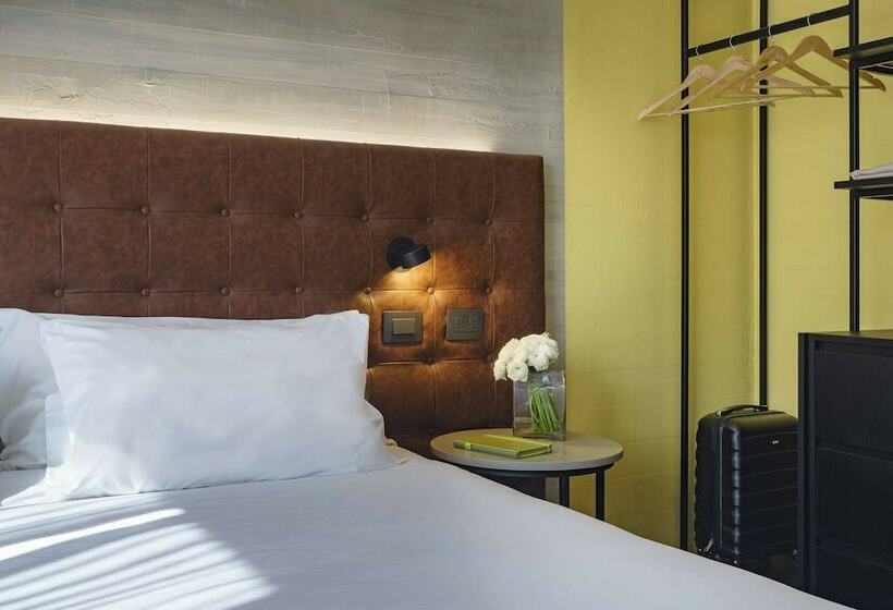 جناح جونيور, Pullman Santiago El Bosque