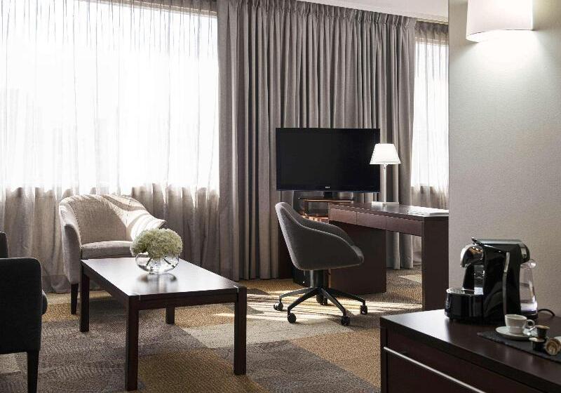 جناح جونيور سرير كينج, Pullman Santiago El Bosque