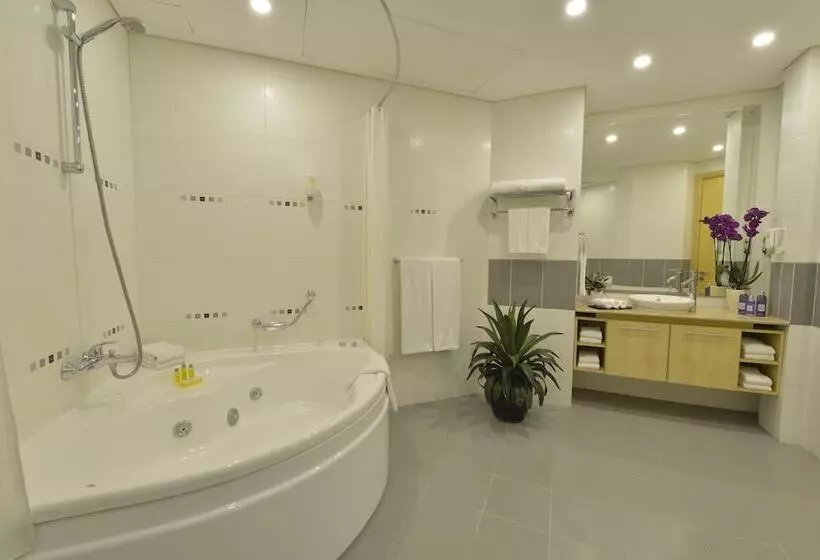 , Somerset Al Fateh Bahrain