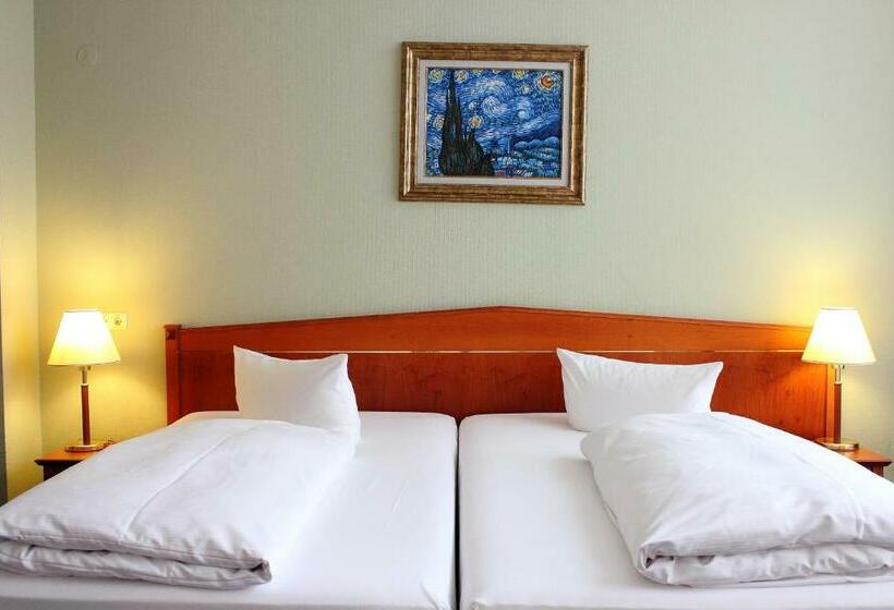 Pokój Standard, Wyndham Garden Berlin Mitte