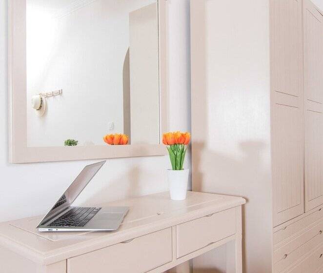 Номер Deluxe, Smaragdi