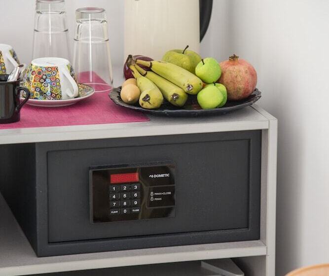 Номер Стандарт, Smaragdi