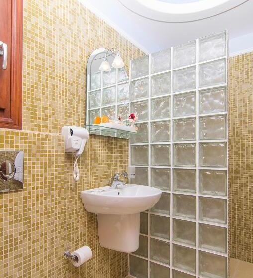 Номер Deluxe, Smaragdi