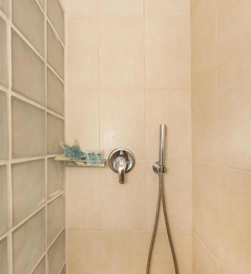 Номер Economy, Smaragdi