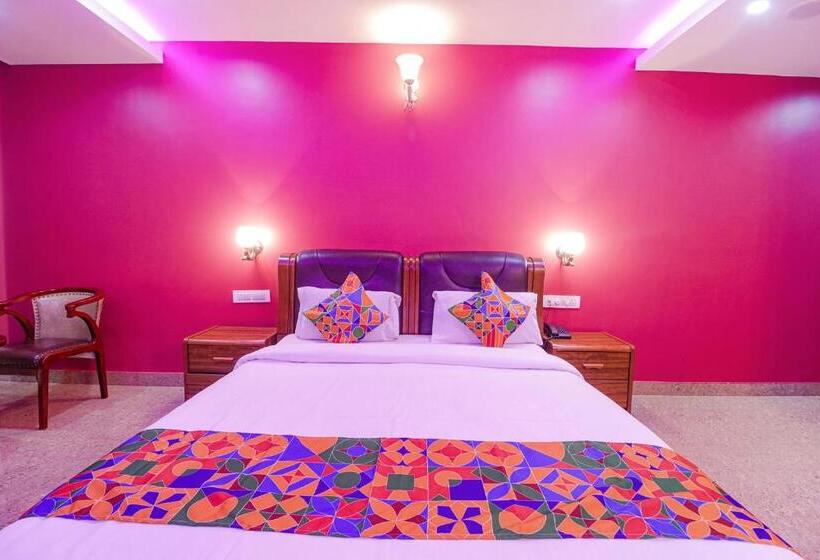 行政三人间, Fabhotel Turning Point Nr Ulsoor Lake