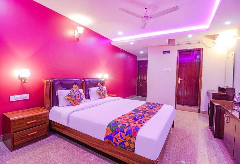 行政三人间, Fabhotel Turning Point Nr Ulsoor Lake