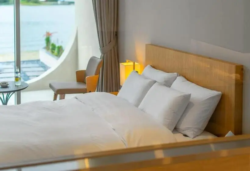 اتاق استاندارد با چشم‌انداز دریاچه, Gapyeong Hotel Suiteian