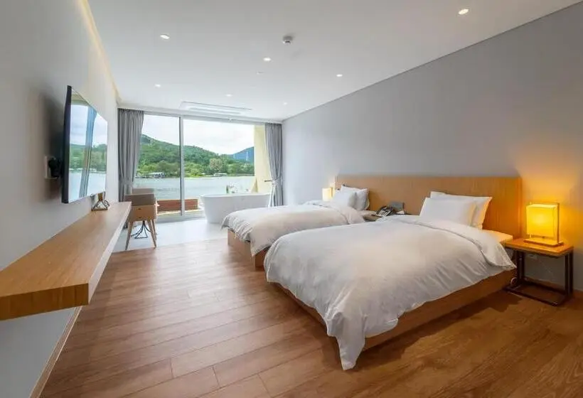اتاق استاندارد با چشم‌انداز باغ, Gapyeong Hotel Suiteian