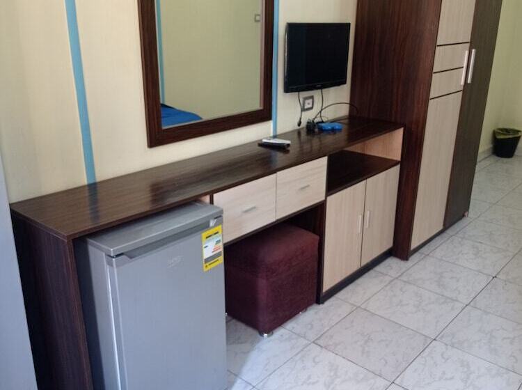 اتاق لوکس با چشمانداز شهر, New Hostgram