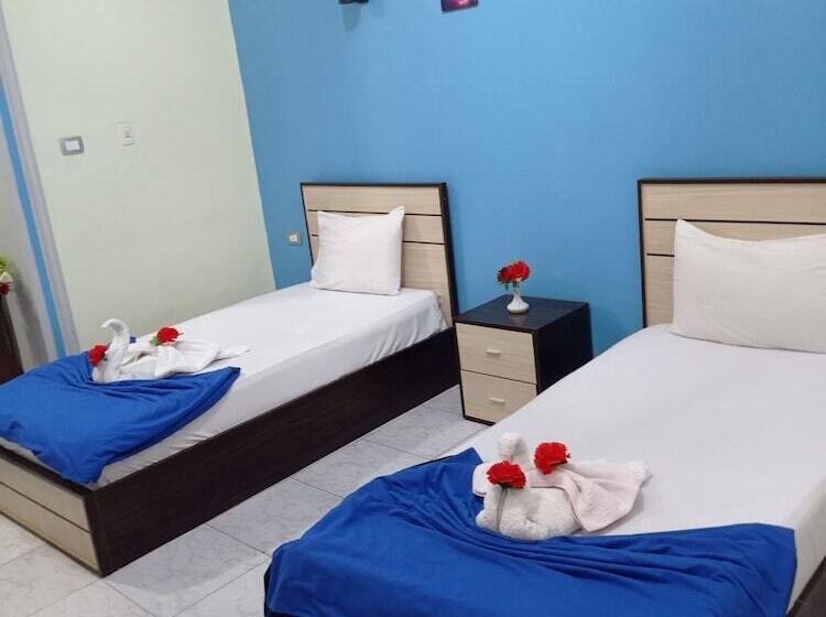 اتاق لوکس با چشمانداز شهر, New Hostgram