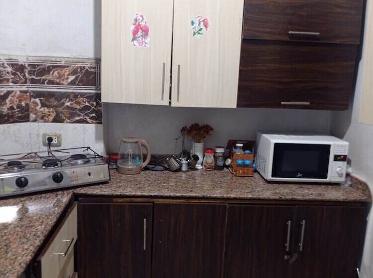 اتاق لوکس سه تخته, New Hostgram