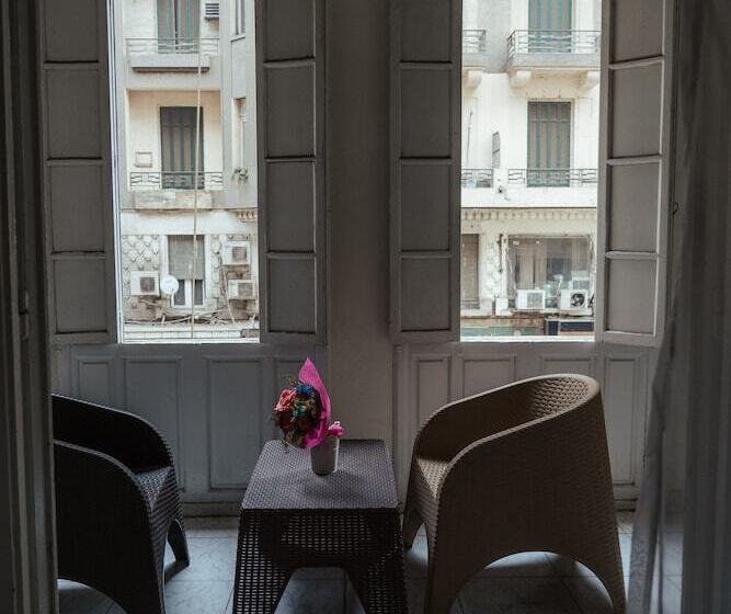 اتاق لوکس سه تخته, New Hostgram