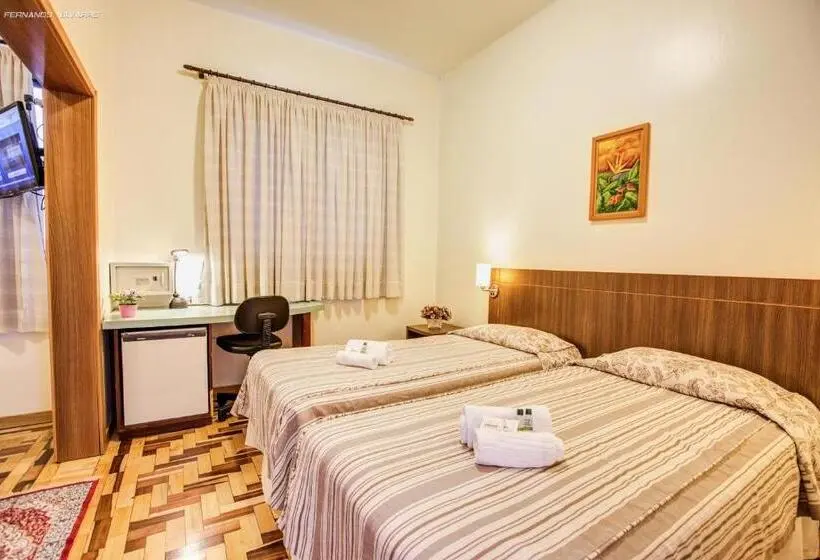 اتاق استاندارد چهار تخته, Almasty Hotel Próximo A Arena Condá E Centro De Eventos