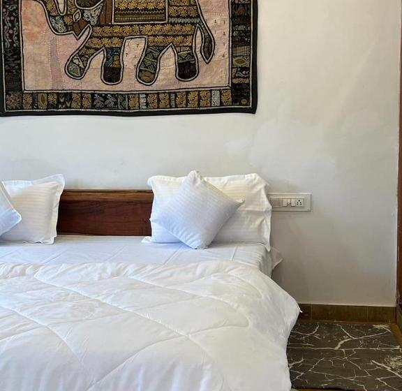 Номер Стандарт Вид на Горы, Pushkar Golden Haveli