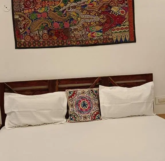 キングサイズベッドのデラックスルーム, Pushkar Golden Haveli