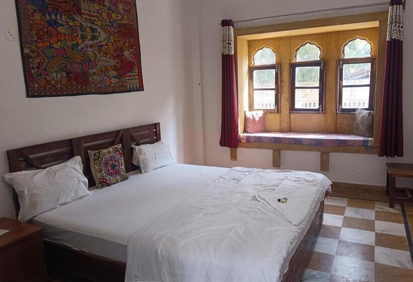 Номер Deluxe Кровать Кинг, Pushkar Golden Haveli