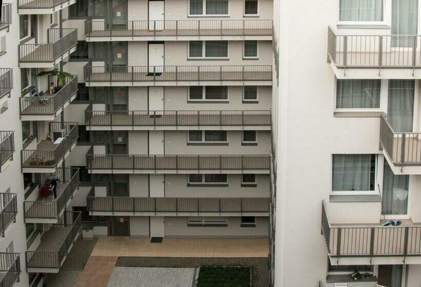 Standard-studio, Keleti Apart