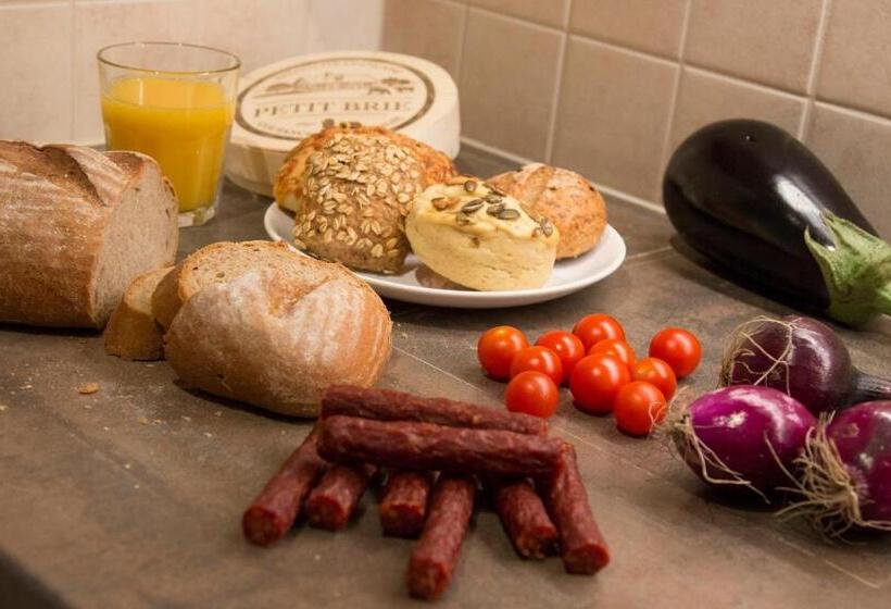 Standard-studio, Keleti Apart