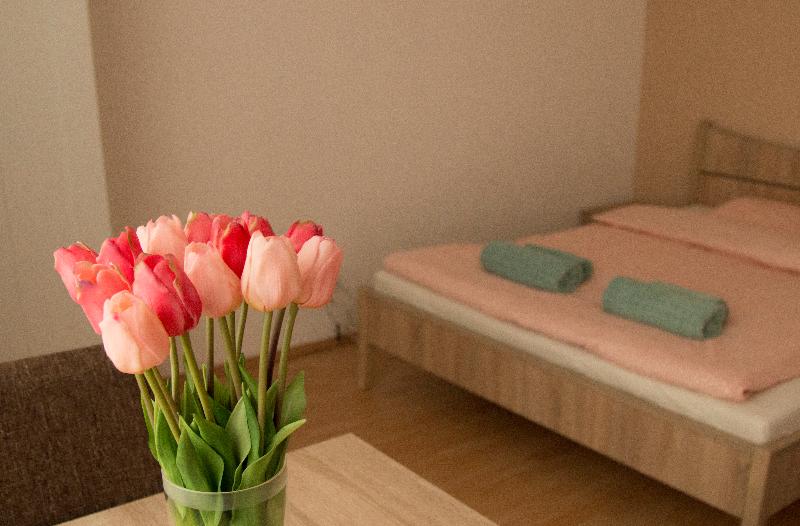 Standard-studio, Keleti Apart