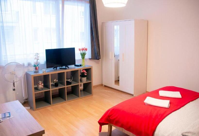 Standard-studio, Keleti Apart