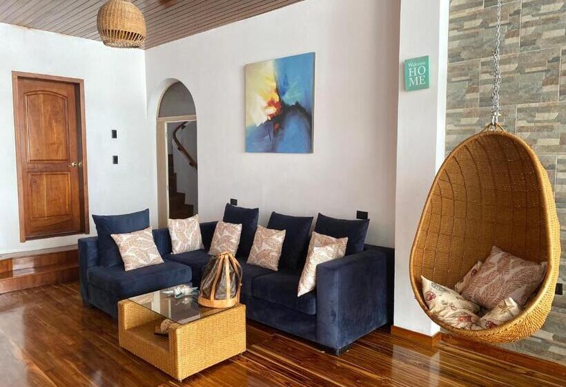 סוויטת ג'וניור משפחתית, Las Ninfas