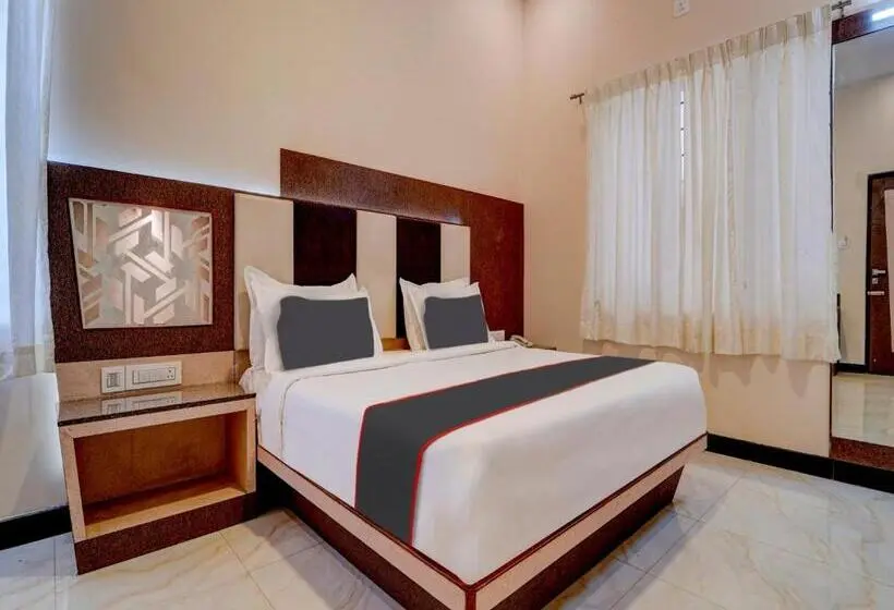اتاق لوکس سه تخته, G Silver Srj Thaneesh Residency