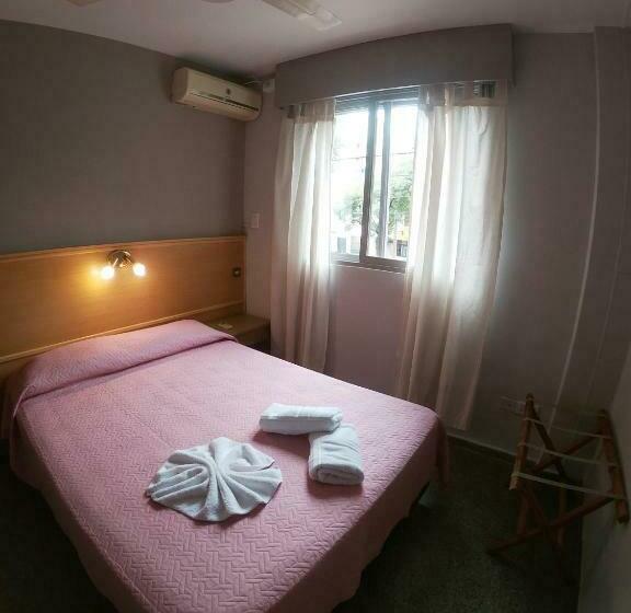 غرفة قياسية, Juan B Justo