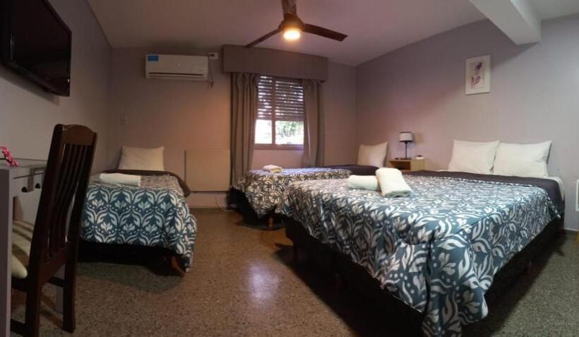 غرفة قياسية رباعية, Juan B Justo