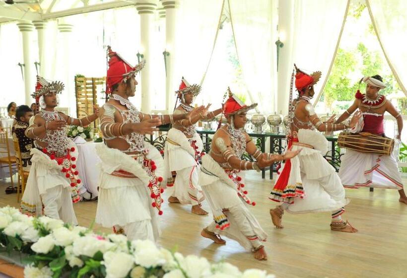 Люкс Deluxe Кровать Кинг, Manor House Kandy