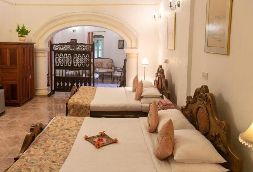 Люкс Deluxe Кровать Кинг, Manor House Kandy