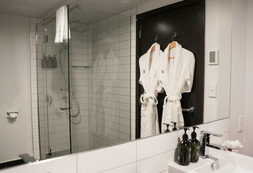 ジュニアスイート, Montreal