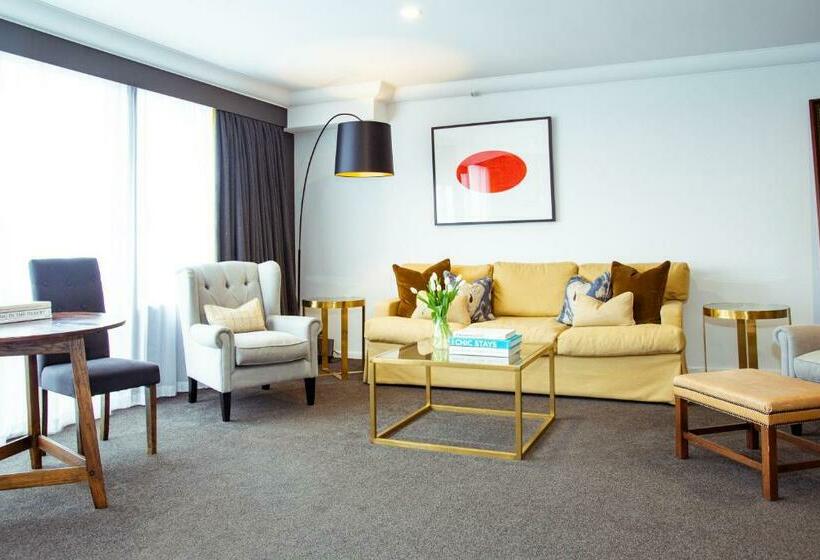 ジュニアスイート, Montreal