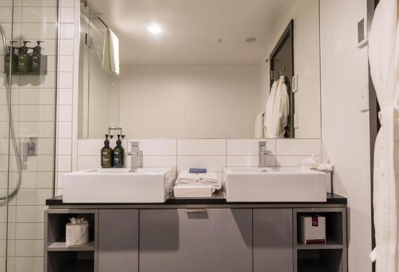 ジュニアスイート, Montreal