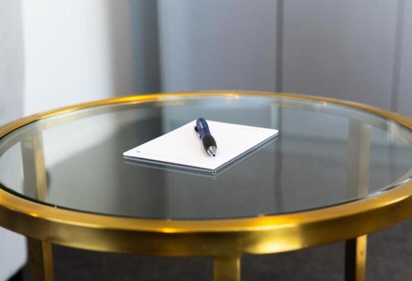 ジュニアスイート, Montreal