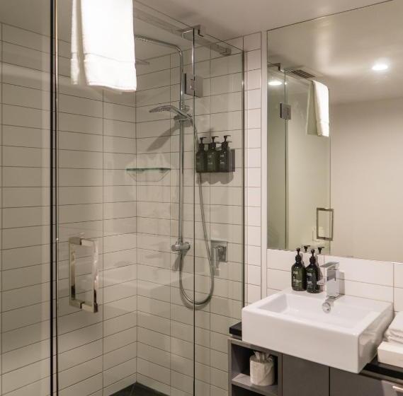 ジュニアスイート, Montreal