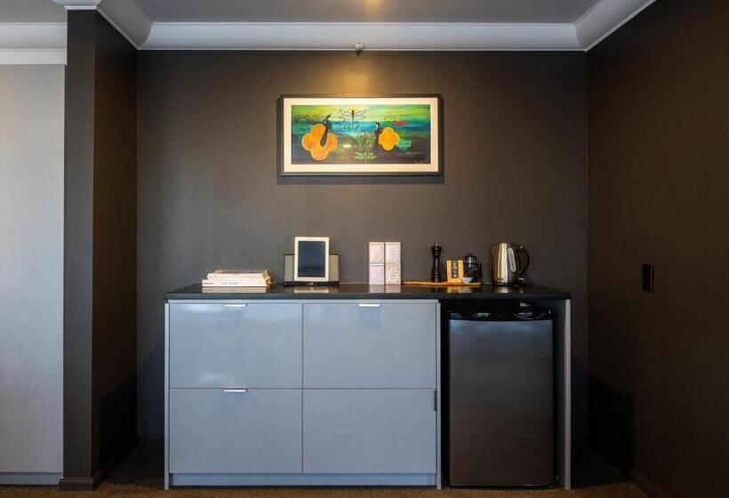 スーペリアースイート, Montreal