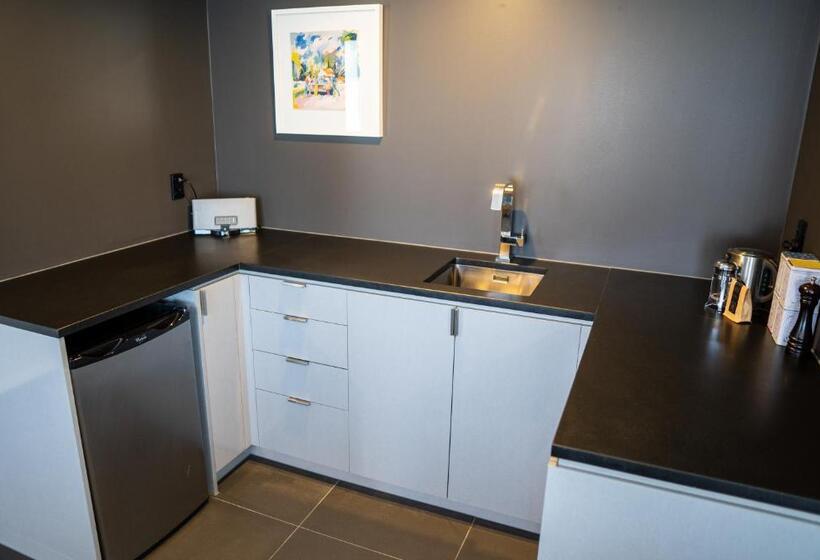 ジュニアスイート, Montreal