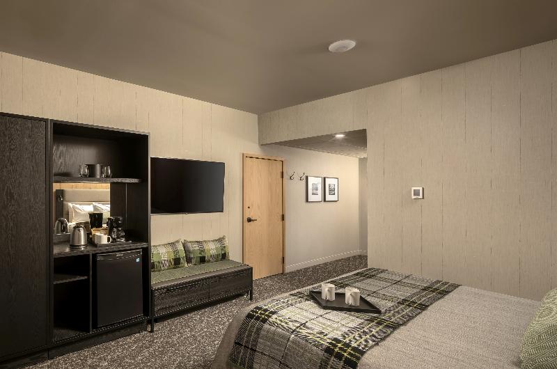 חדר סטנדרט עם מיטת קינג, Peaks Hotel And Suites