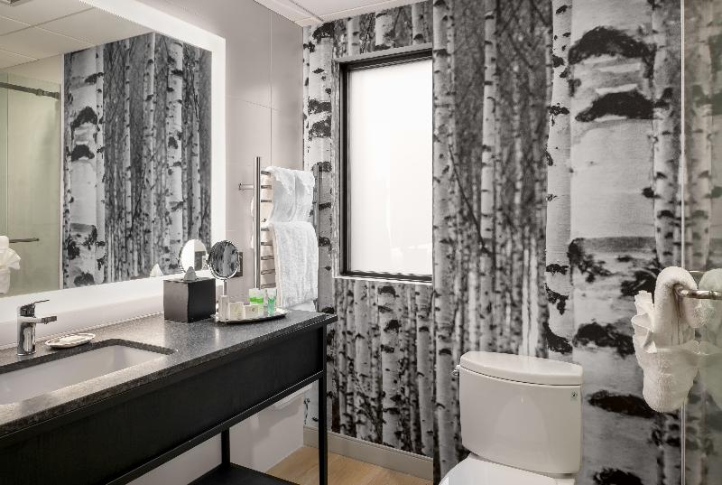 חדר סטנדרט עם מיטת קינג, Peaks Hotel And Suites